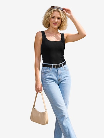 AOTTORI Top in Black