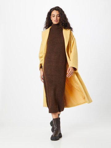 PIECES Knitted dress in Brown
