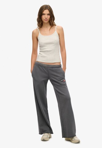 Superdry & Co Loosefit Broek 'Essentials' in Grijs