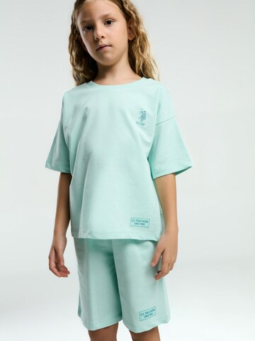 Set de la U.S. POLO ASSN. pe verde: față