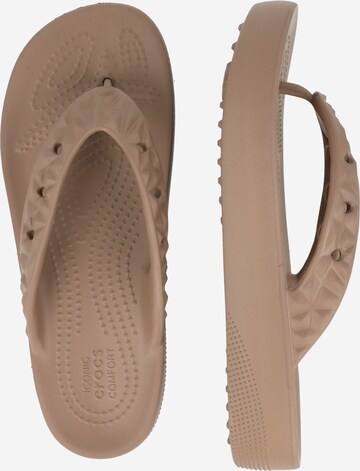 Flip-flops 'Classic' de la Crocs pe maro