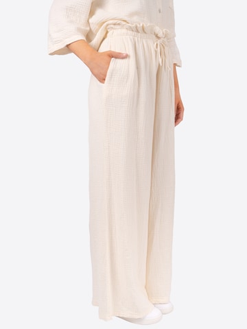 Seasons of April Wide leg Broek 'Liska' in Beige