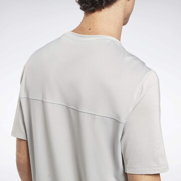 T-Shirt fonctionnel Reebok en gris