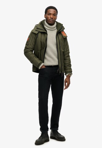 Veste mi-saison 'Mountain' Superdry en vert