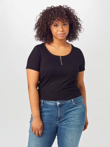 ABOUT YOU Curvy T-shirt 'Selma' i svart: framsida