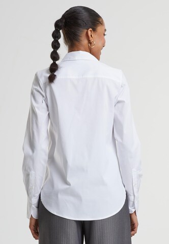 Urban Classics - Blusa en blanco