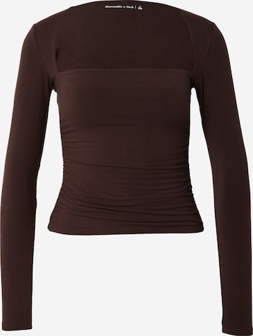 Abercrombie & FitchMajica - smeđa boja: prednji dio