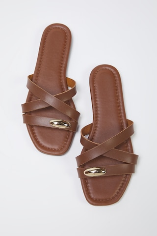 Trendyol - Zapatos abiertos en marrón