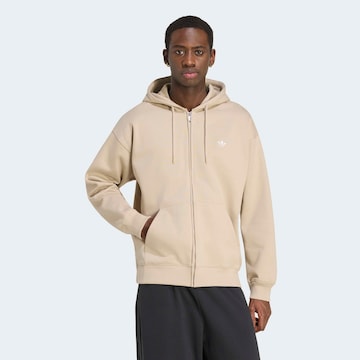 ADIDAS ORIGINALS Суичъри с качулка 'ESS' в бежово: отпред