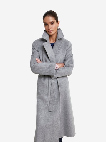 Il Lanificio Winter Coat in Grey: front