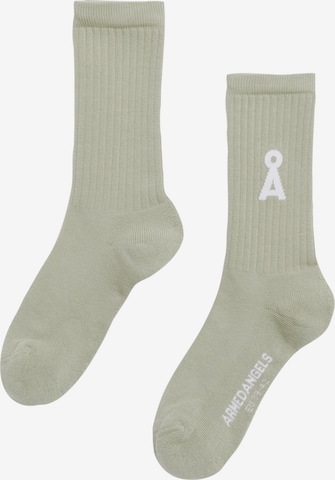 Chaussettes ARMEDANGELS en vert : devant