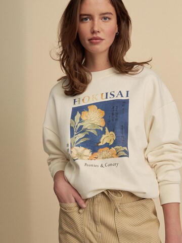 Sweat-shirt 'Hokusai' Next en beige : devant