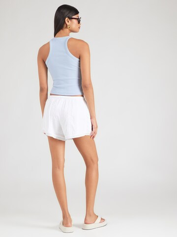 Abercrombie & Fitch regular Παντελόνι σε λευκό