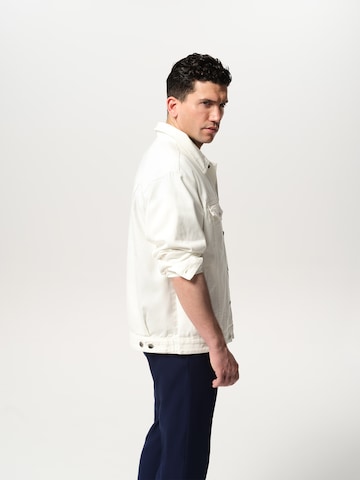 Veste mi-saison 'Gian' ABOUT YOU x Jaime Lorente en blanc