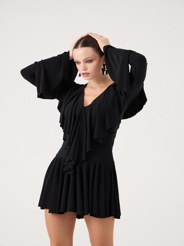 HOLLY LOLLY Kleid in Schwarz: Vorderseite