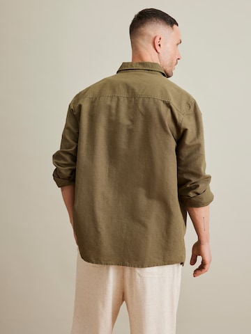 DAN FOX APPAREL Regular fit Button Up Shirt 'Lio' in Green