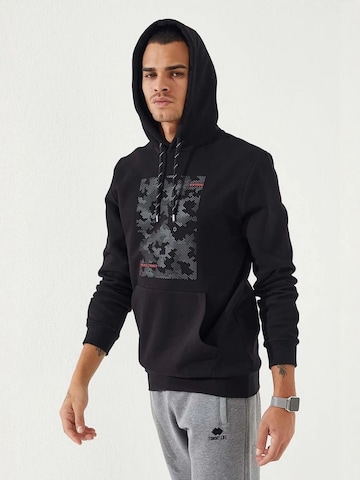 Tommy Life Sweatshirt in Black: front