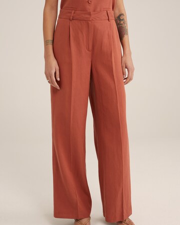 WE Fashion Regular Pleat-Front Pants in Brown: front
