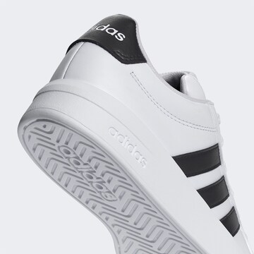 Baskets 'Grand Court 3.0' ADIDAS SPORTSWEAR en blanc