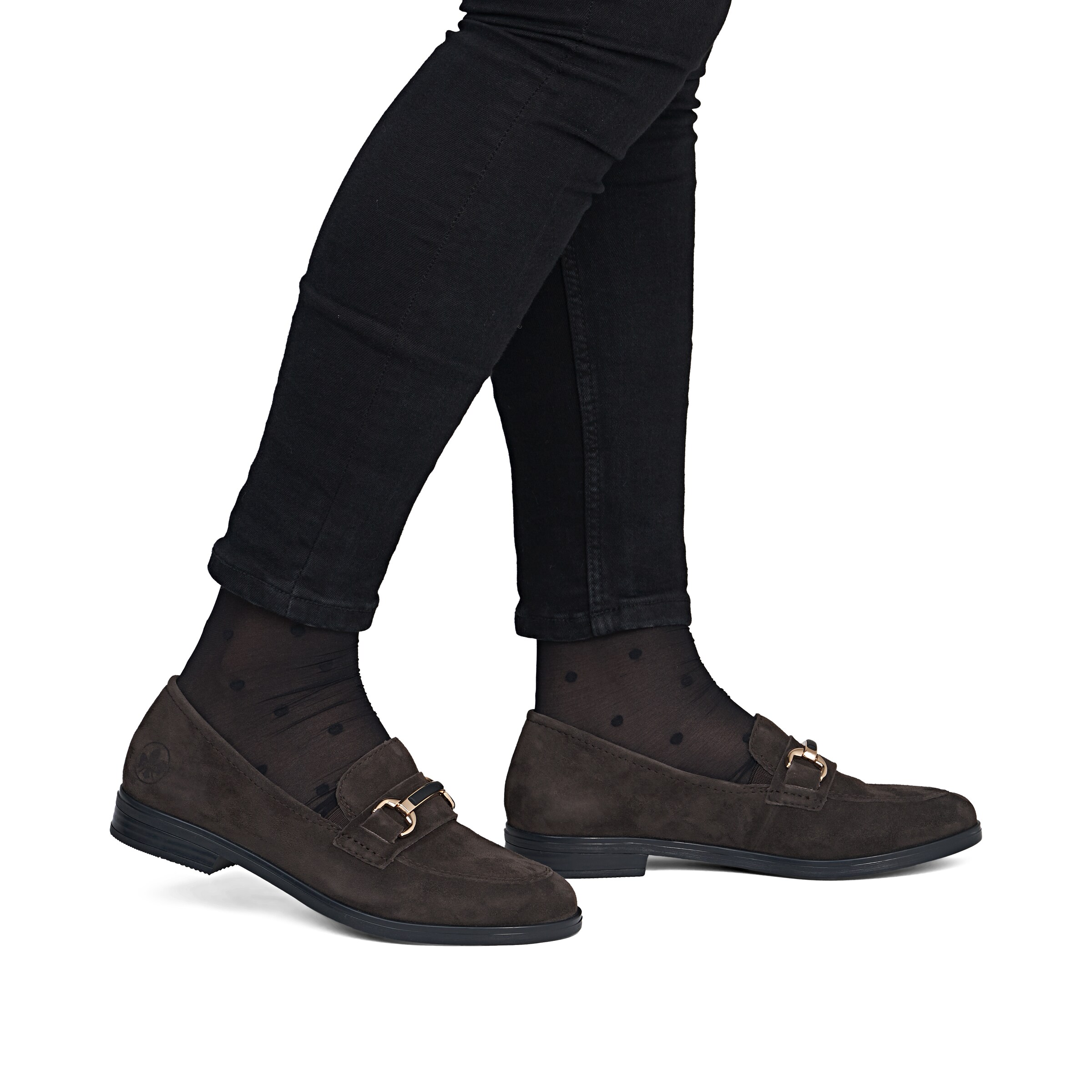 Chaussure basse Rieker en marron : devant