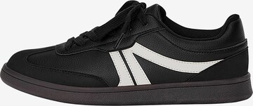 Pull&Bear Låg sneaker i svart