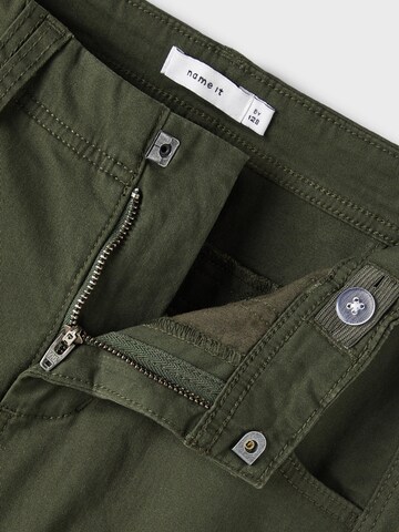 NAME IT - Tapered Pantalón 'Bamgo' en verde