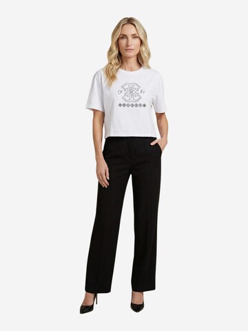 Maglietta 'GABI SS CN T-SHIRT V6GI10 K2977' di GUESS in bianco