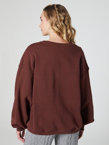 florence by mills exclusive for ABOUT YOU Sweatshirt 'Oak' i brun