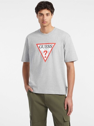 GUESS T-Shirt in Grau: Vorderseite