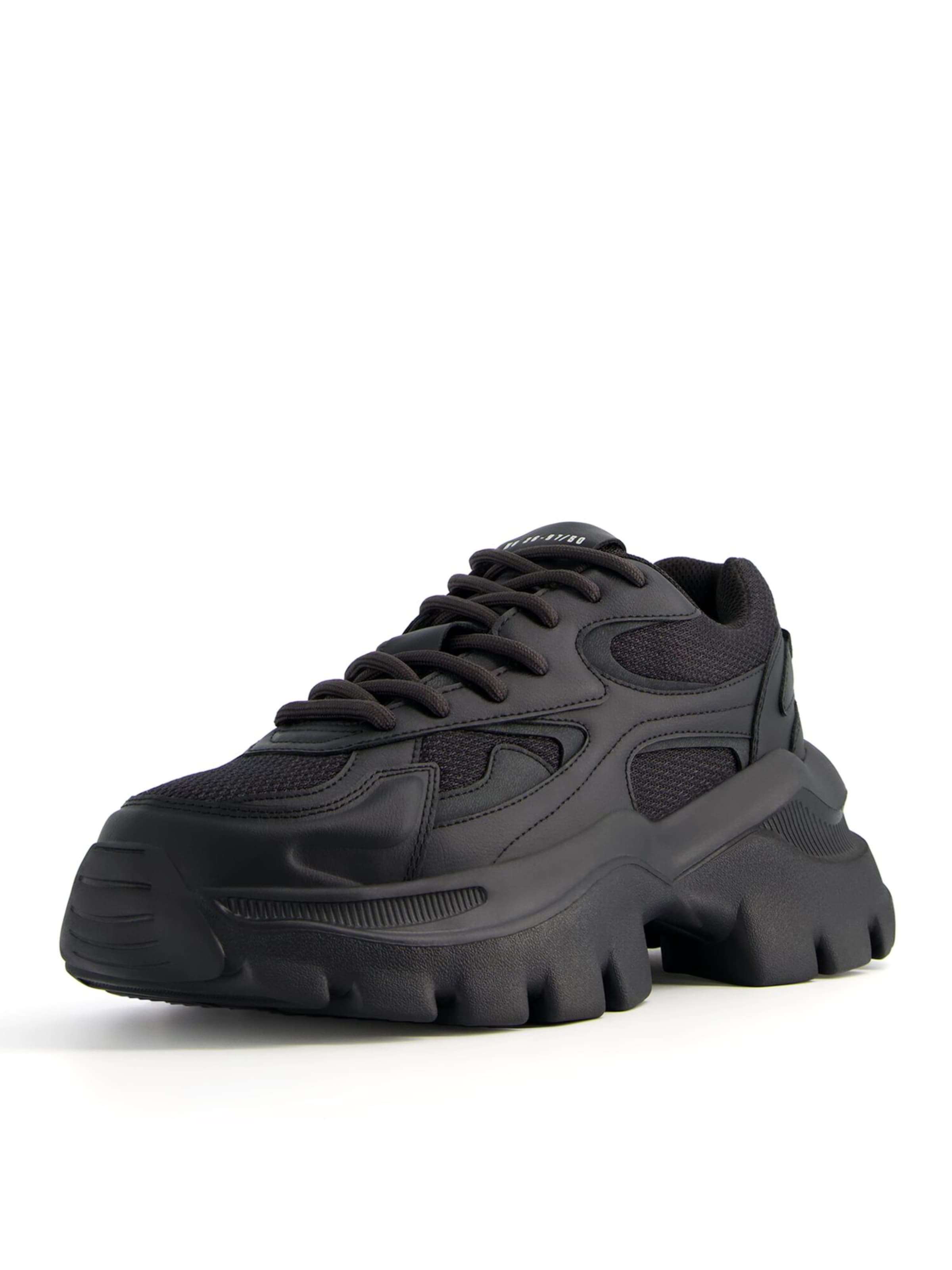 Chunky hotsell sneakers bershka