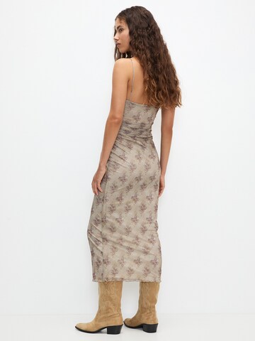 Robe Pull&Bear en gris