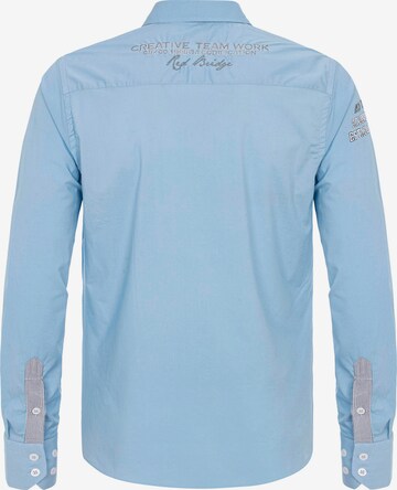 Redbridge Slim Fit Hemd in Blau