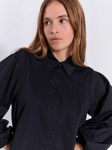 NORR Shirt ' Otilia ' in Zwart: voorkant