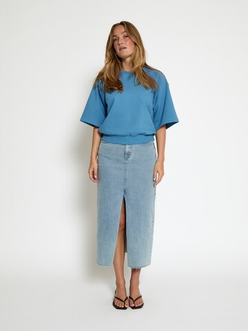 minus Sweatshirt i blå