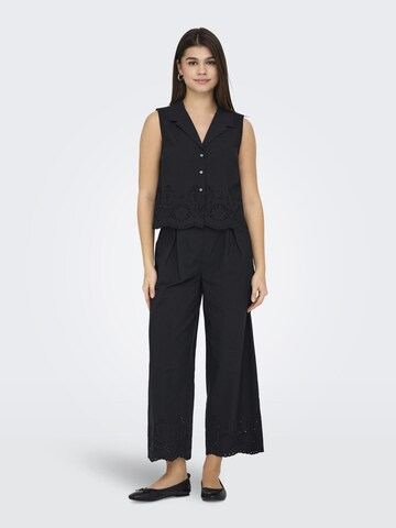 Loosefit Pantaloni con pieghe 'ROXANNE' di ONLY in nero