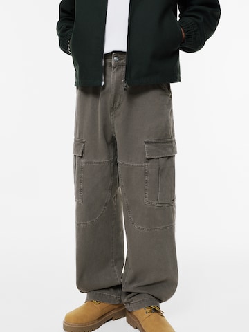 Pull&Bear Bootcut Cargo nadrágok - szürke: elől
