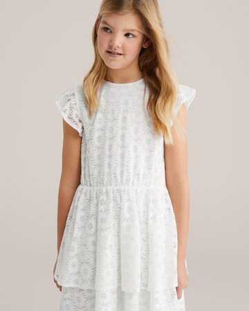 WE Fashion Dress in White: front