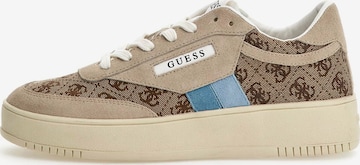 Baskets basses 'Sisty' GUESS en beige : devant