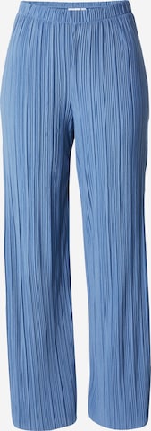 VILA Loose fit Pants in Blue: front