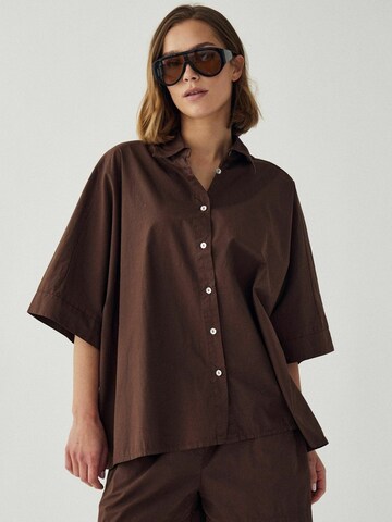 Tricou ' N-Maizie ' de la Noella pe maro: față