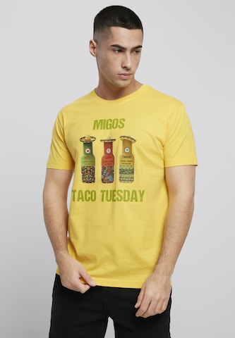 Mister Tee Tapered T-shirt 'Migos Tuesday Taco' i gul: framsida