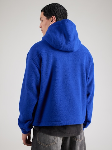 WEEKDAY Sweter w kolorze niebieski