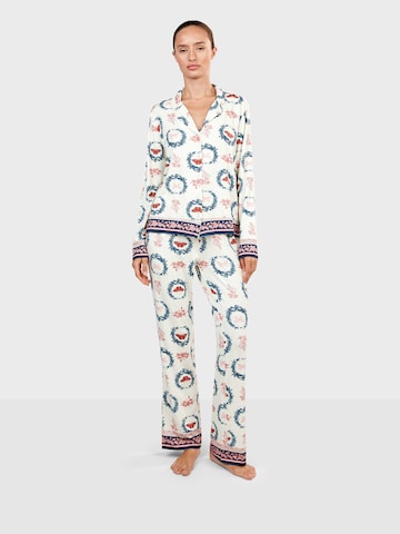 Gisela - Pijama en beige: frente