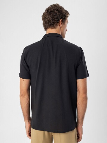 juoda Antioch Standartinis modelis Marškiniai