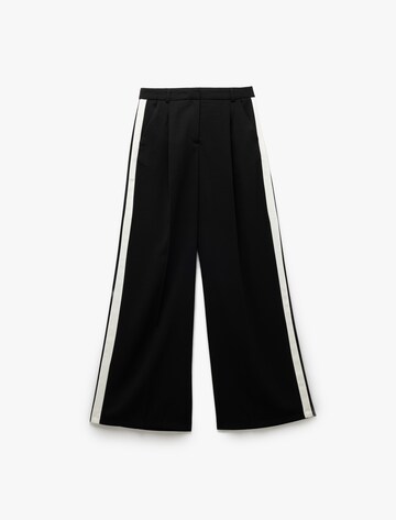 Koton Wide leg Pleat-Front Pants in Black: front