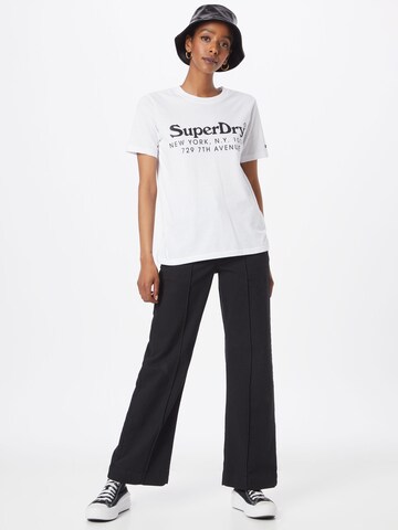 T-shirt 'VINTAGE VENUE INTEREST' Superdry en blanc