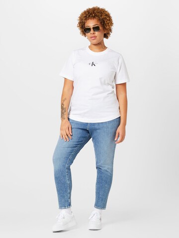 Calvin Klein Jeans Curve T-Shirt in Weiß