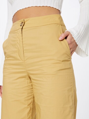 modström - Pierna ancha Pantalón 'Roberta' en amarillo