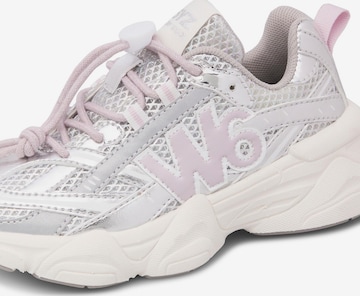 W6YZ Trainers 'LUCKY-J.' in Silver: front