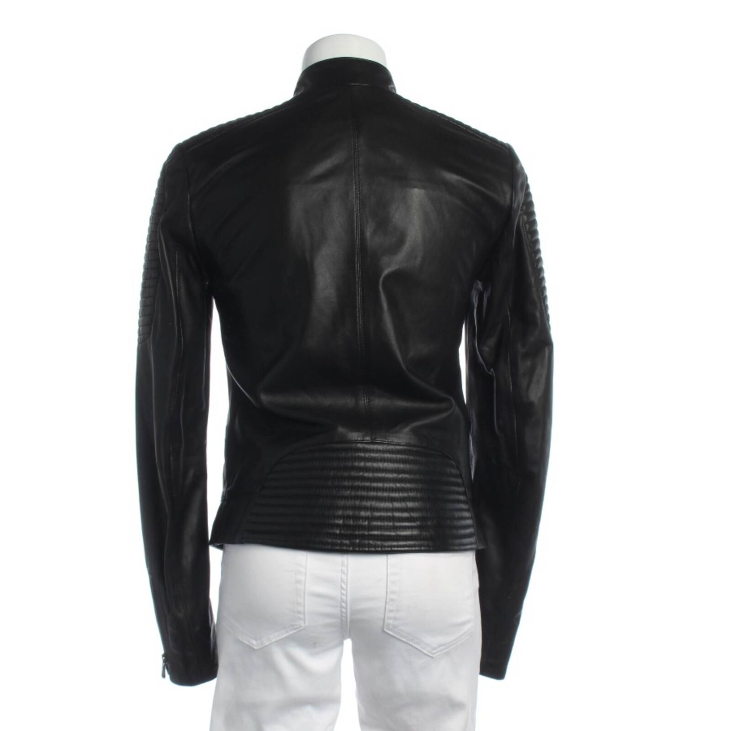 Schyia Jacket & Coat in S in Black